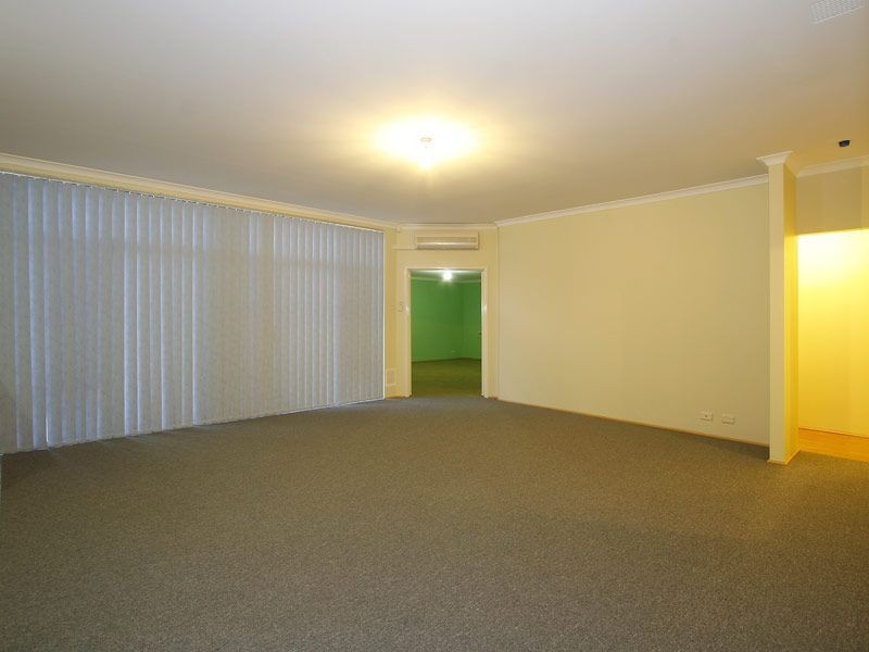 12 Instone Street, Hilton WA 6163