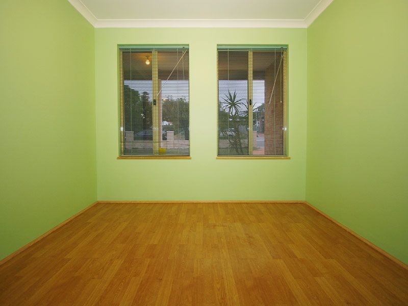 12 Instone Street, Hilton WA 6163