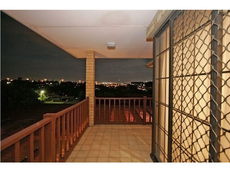 61 Anglesey Drive, Kardinya WA 6163