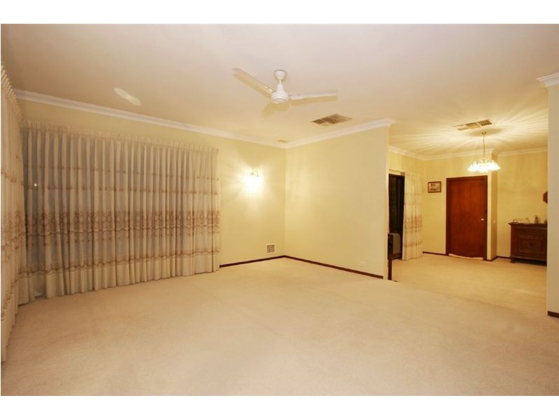 61 Anglesey Drive, Kardinya WA 6163