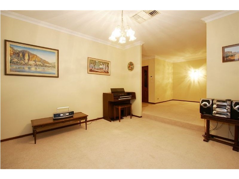 61 Anglesey Drive, Kardinya WA 6163