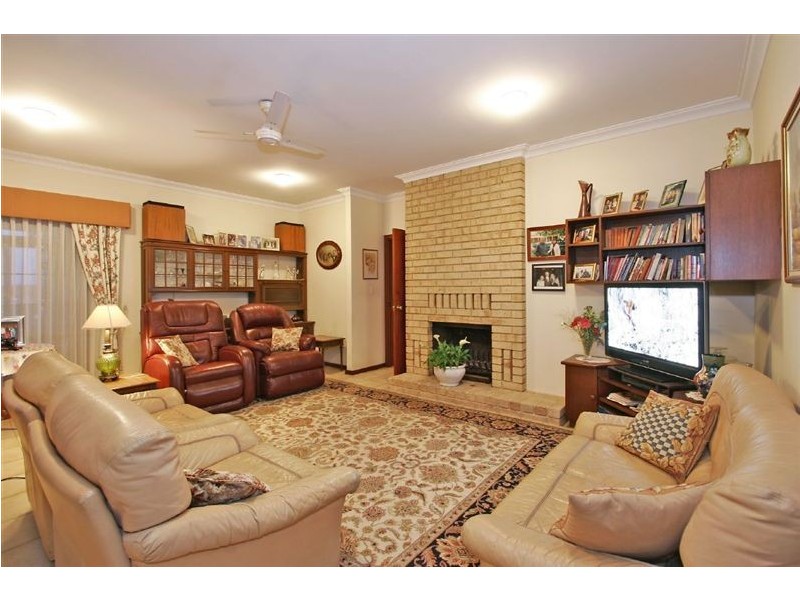 61 Anglesey Drive, Kardinya WA 6163