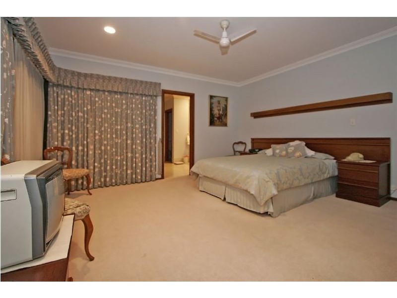 61 Anglesey Drive, Kardinya WA 6163