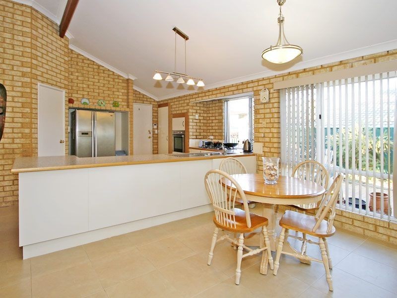 44 Underwood Grove, Kardinya WA 6163