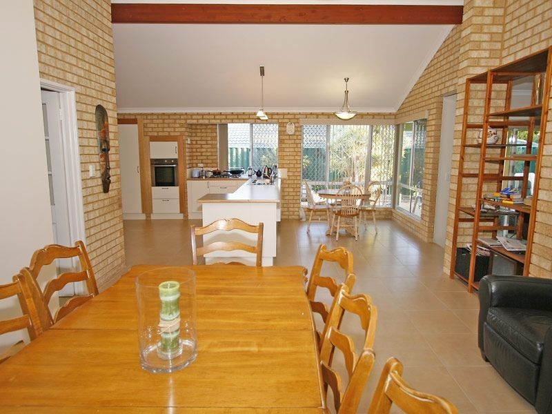 44 Underwood Grove, Kardinya WA 6163