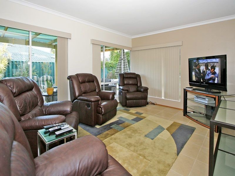 44 Underwood Grove, Kardinya WA 6163