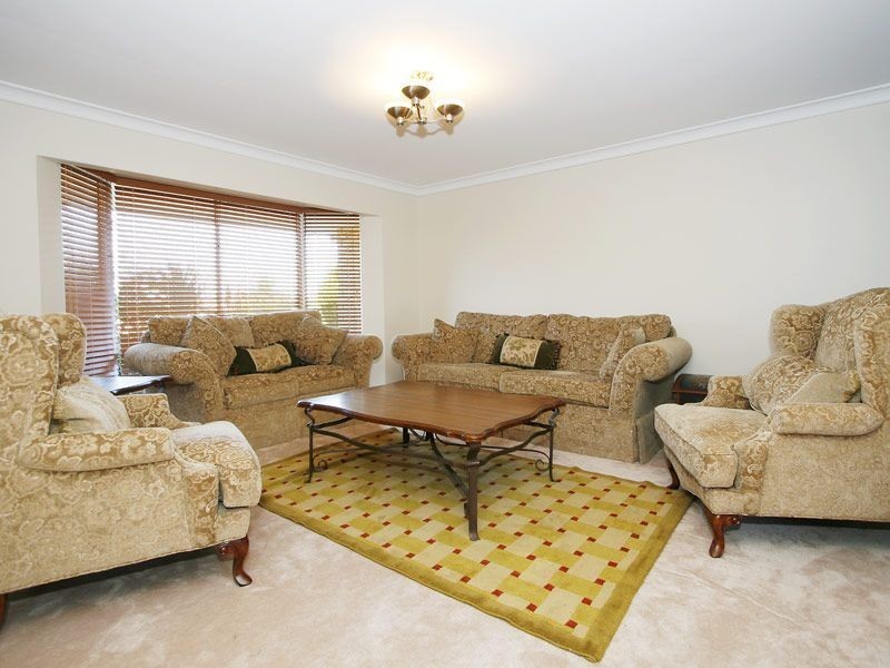 44 Underwood Grove, Kardinya WA 6163