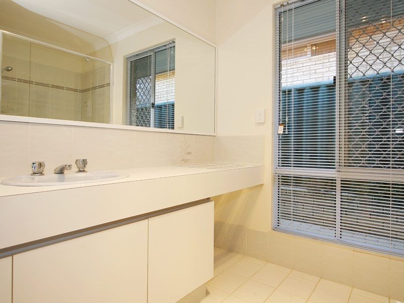 44 Underwood Grove, Kardinya WA 6163