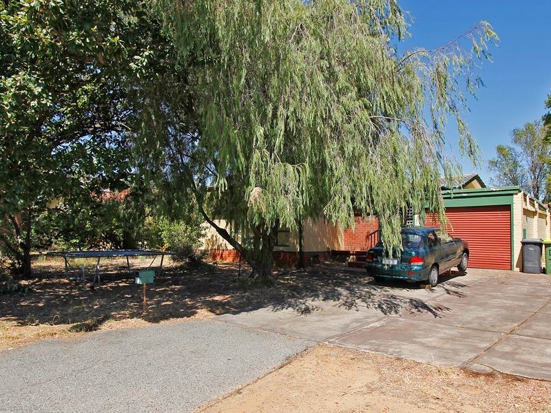 52 Lilian Avenue, Armadale WA 6112