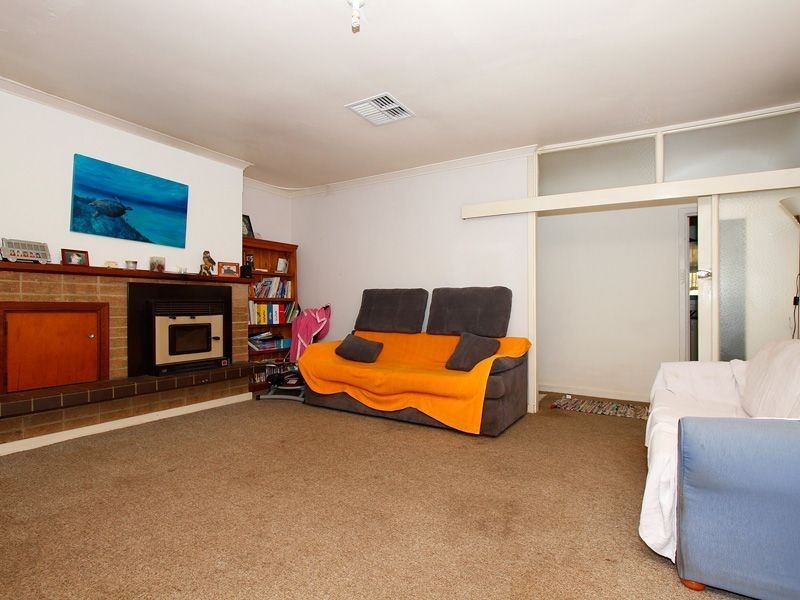 52 Lilian Avenue, Armadale WA 6112