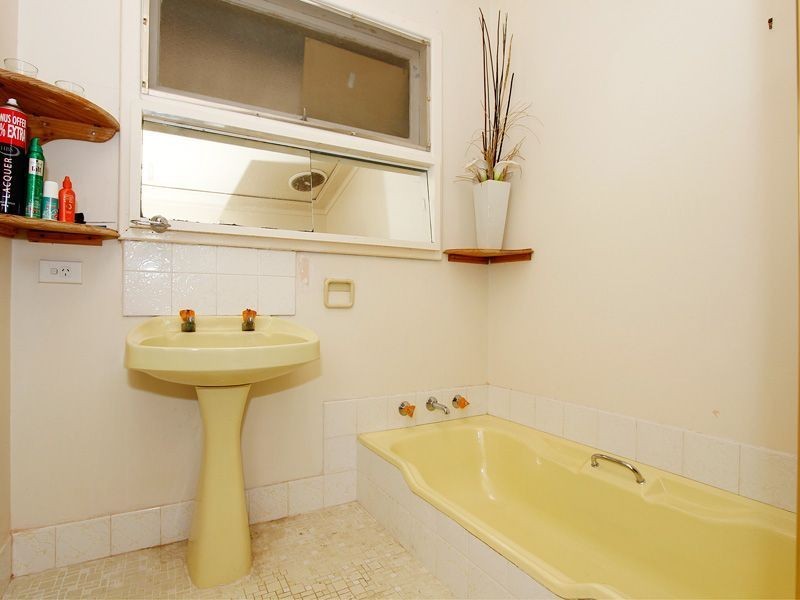 52 Lilian Avenue, Armadale WA 6112