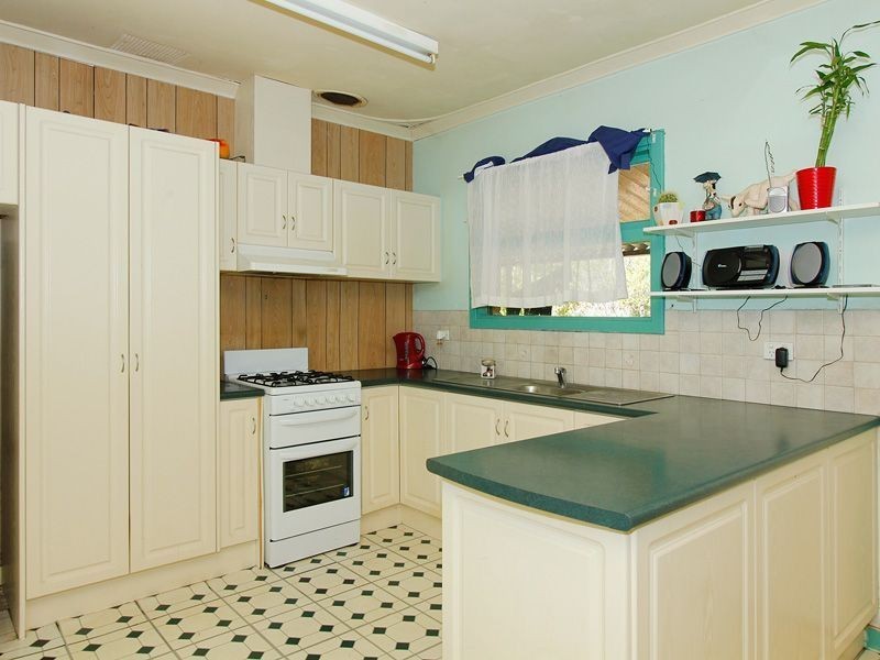 52 Lilian Avenue, Armadale WA 6112