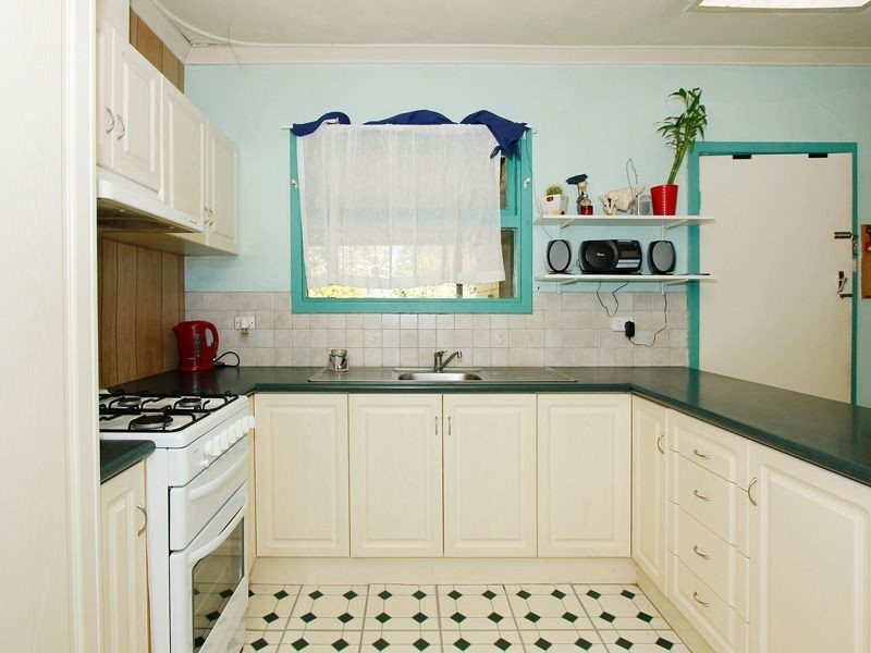 52 Lilian Avenue, Armadale WA 6112