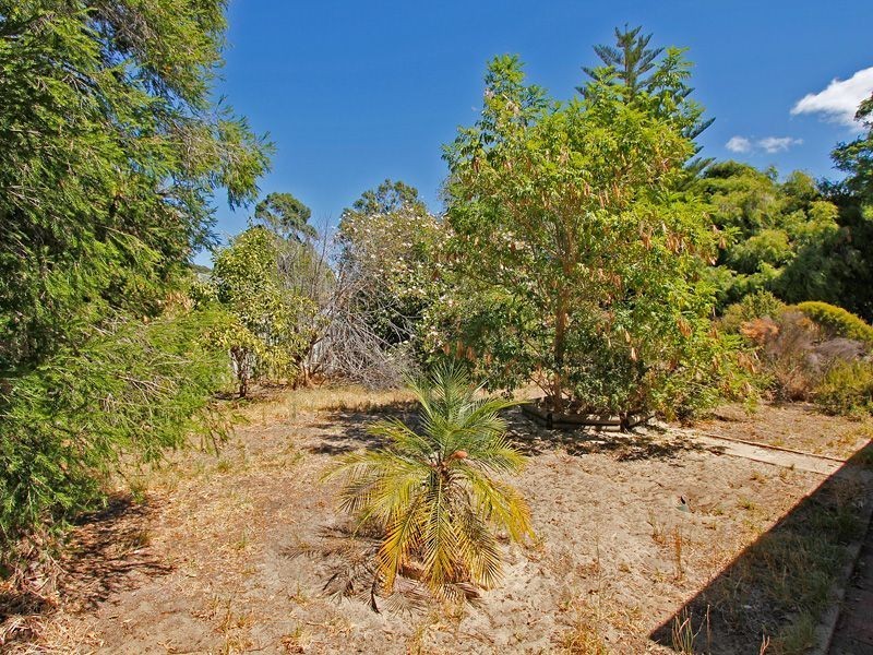 52 Lilian Avenue, Armadale WA 6112