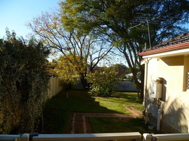 26 Leece Street, Coolbellup WA 6163