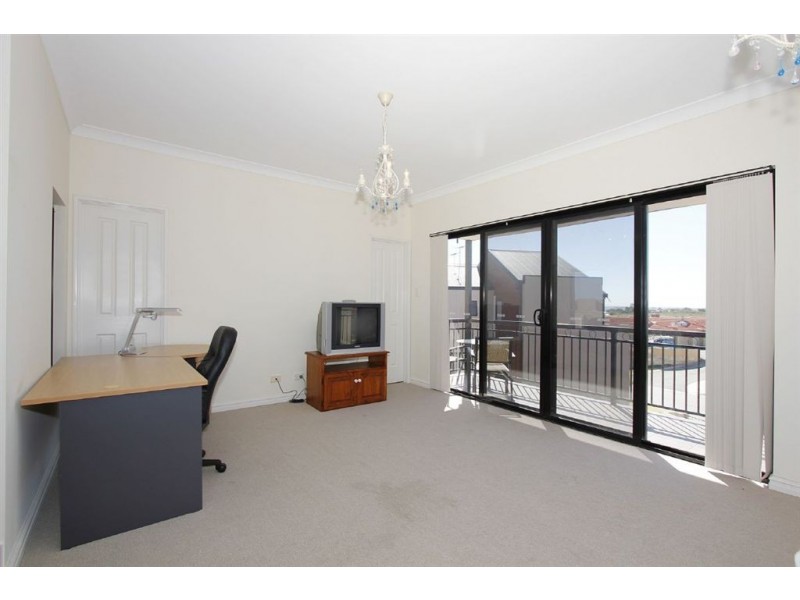 4/7 Bellion Drive, Hamilton Hill WA 6163