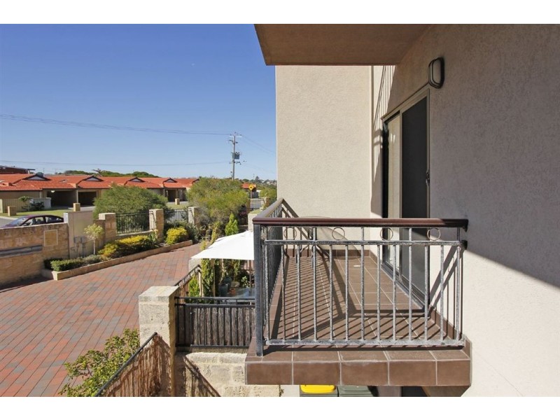 4/7 Bellion Drive, Hamilton Hill WA 6163