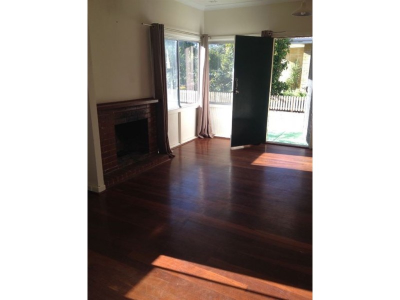 80 Bromley  Road, Hilton WA 6163