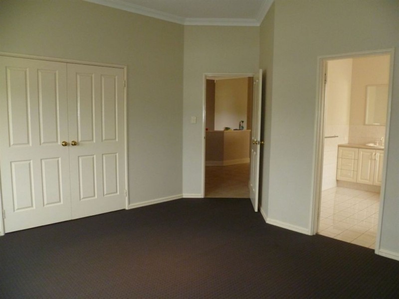 3 Birchgrove Court, Bibra Lake WA 6163