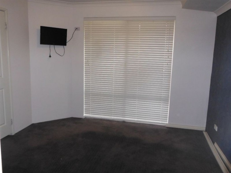 31 Lombe Garden, Atwell WA 6164