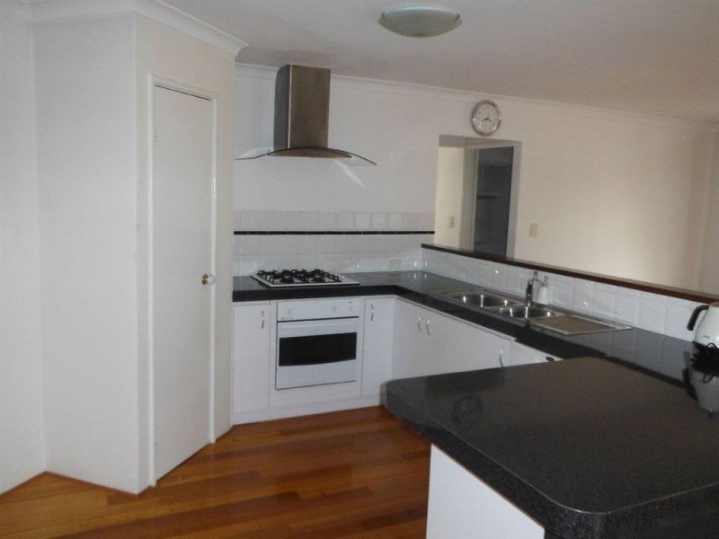 31 Lombe Garden, Atwell WA 6164