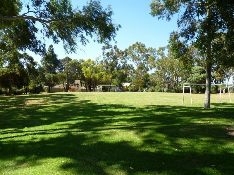 5 Palmerose Court, North Lake WA 6163