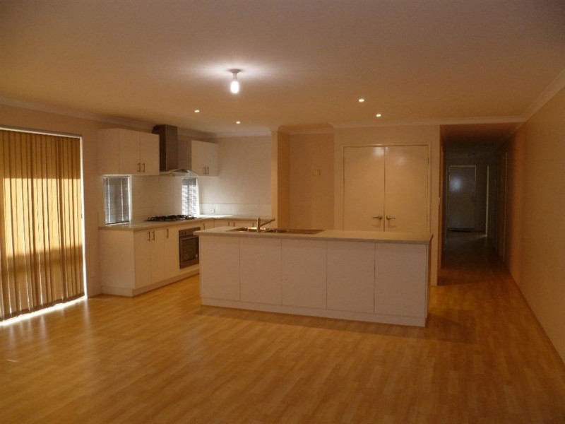 37 College Corner, O’connor WA 6163