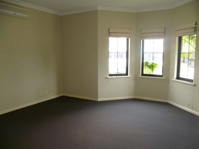 3 Birchgrove Court, Bibra Lake WA 6163