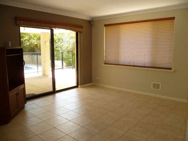 3 Birchgrove Court, Bibra Lake WA 6163