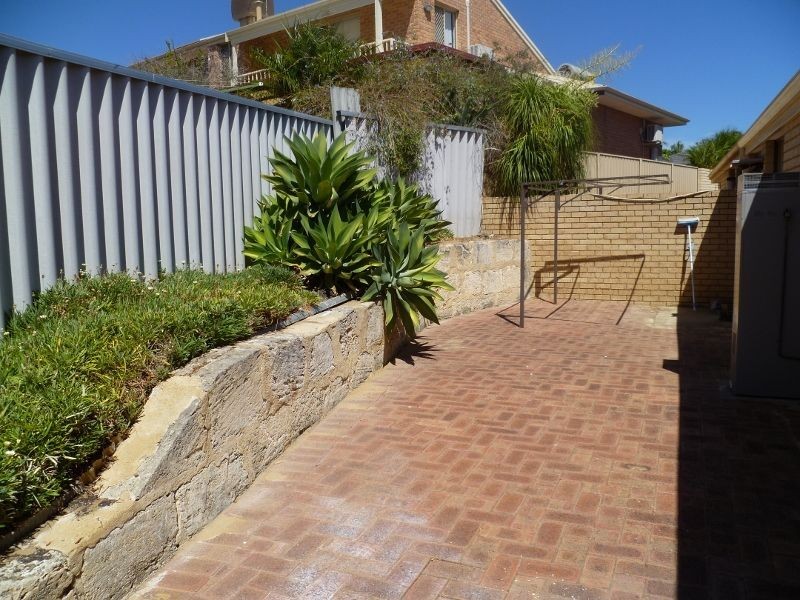 8a Meadow Close, Kardinya WA 6163