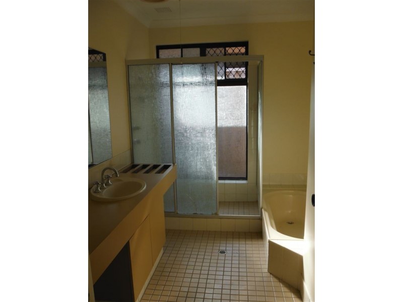 16 Bolderwood Drive, South Lake WA 6164