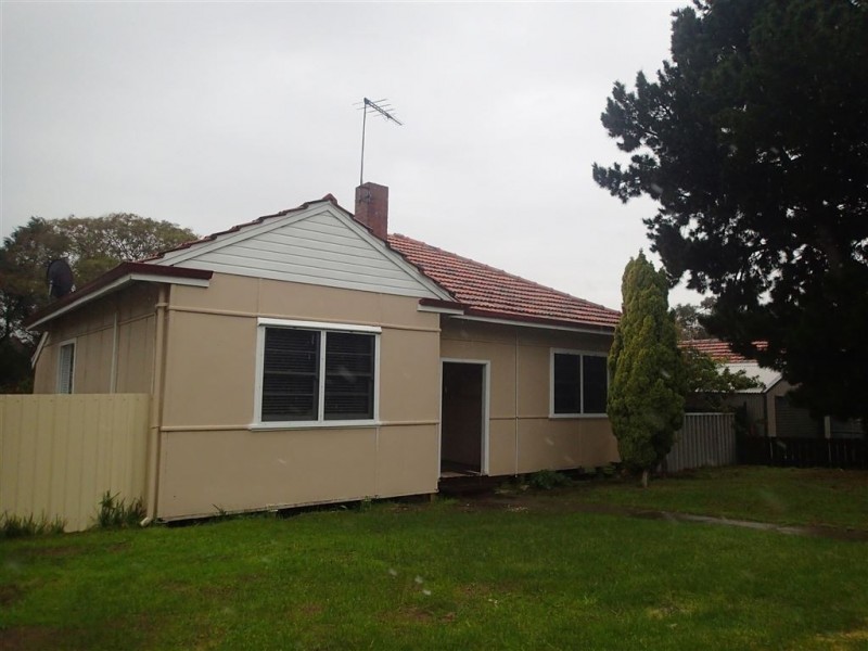 8 Joslin Street, Hilton WA 6163