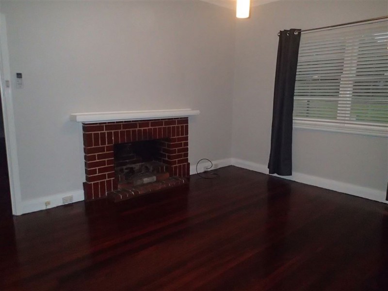 8 Joslin Street, Hilton WA 6163