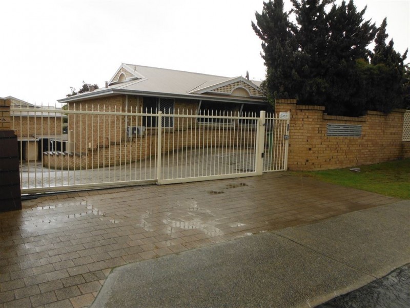 36/2 Pinewood Avenue, Kardinya WA 6163