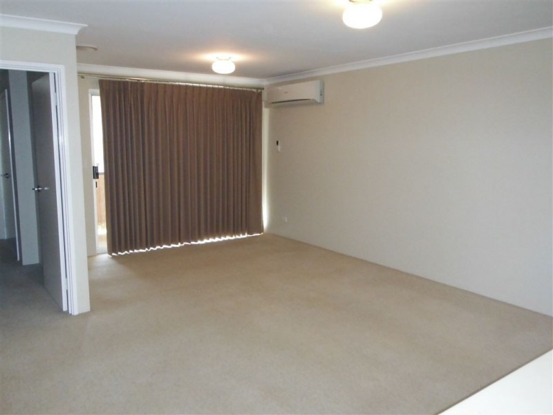 36/2 Pinewood Avenue, Kardinya WA 6163