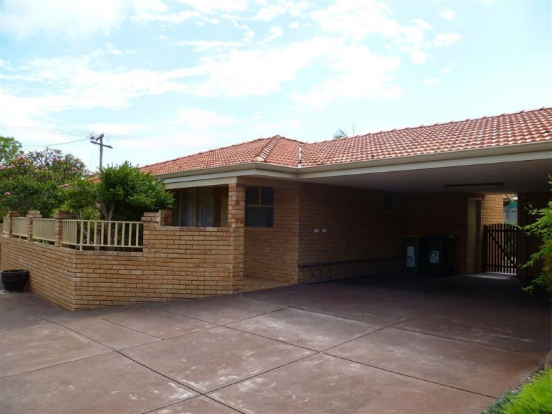 1/3 Bridges Road, Melville WA 6156