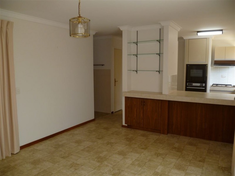 1/3 Bridges Road, Melville WA 6156