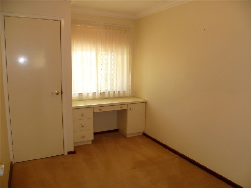 1/3 Bridges Road, Melville WA 6156