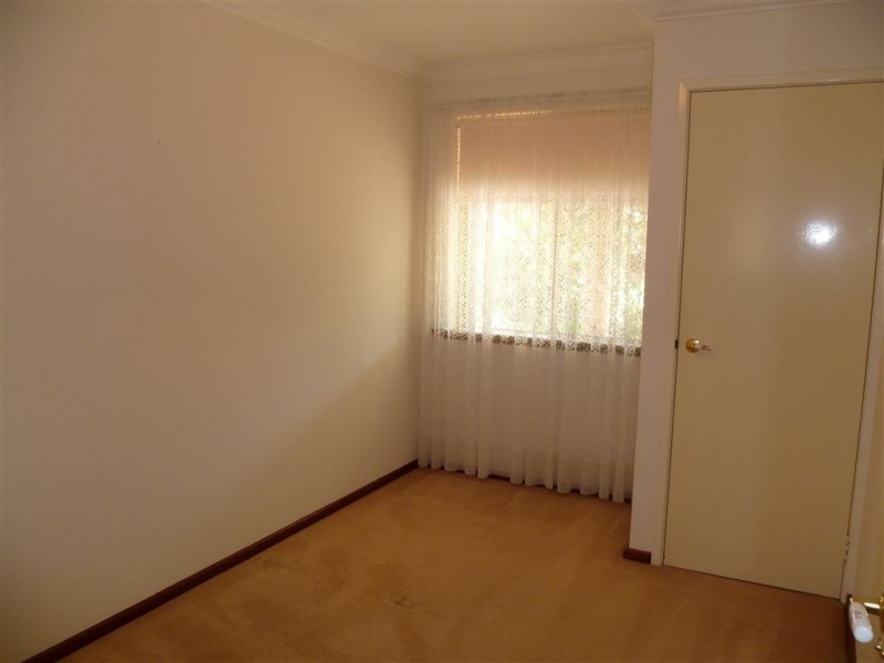 1/3 Bridges Road, Melville WA 6156