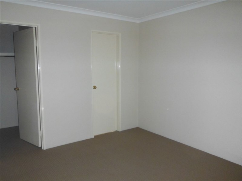 17 Prescott Drive, Kardinya WA 6163