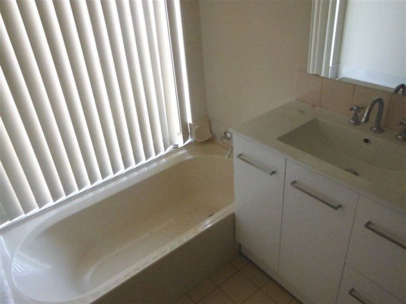 17 Prescott Drive, Kardinya WA 6163