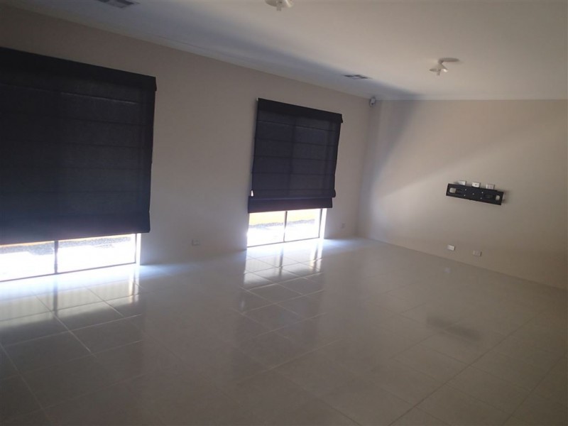 26 Wirra Corner, Wandi WA 6167