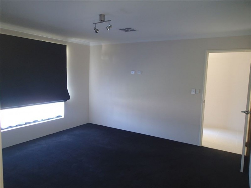 26 Wirra Corner, Wandi WA 6167