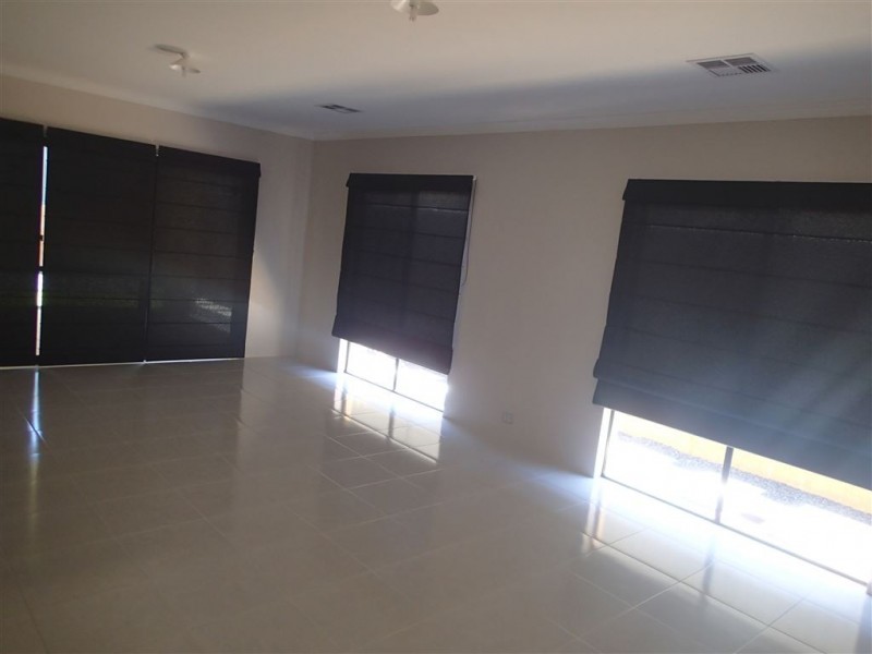 26 Wirra Corner, Wandi WA 6167