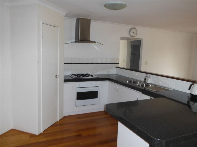 31 Lombe Garden, Atwell WA 6164
