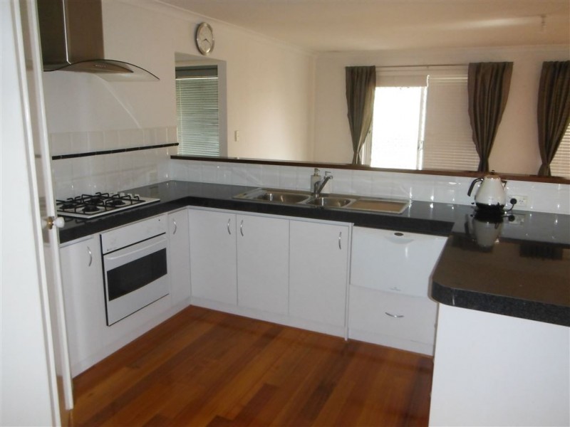 31 Lombe Garden, Atwell WA 6164