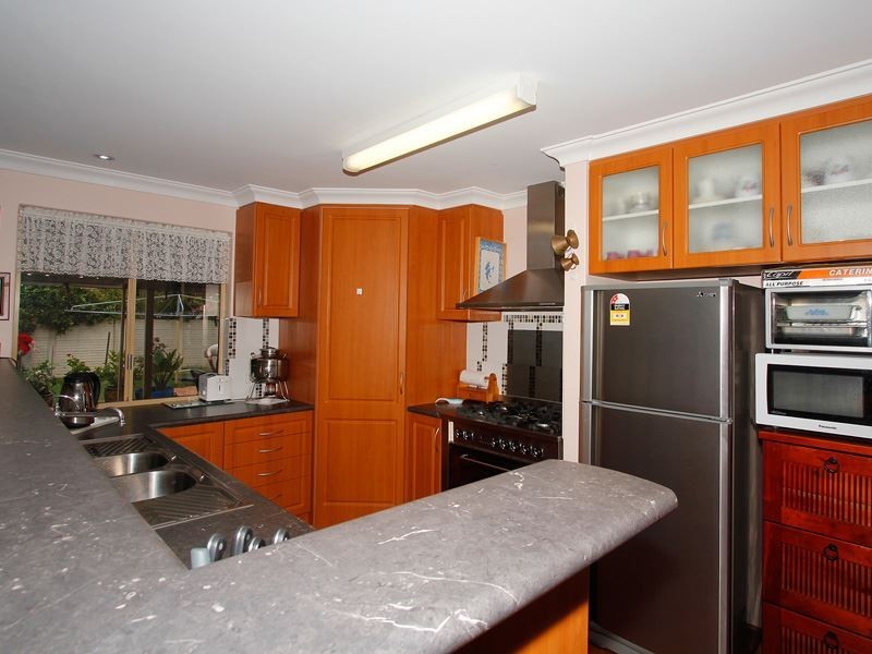 16 Hebbard Street, Samson WA 6163