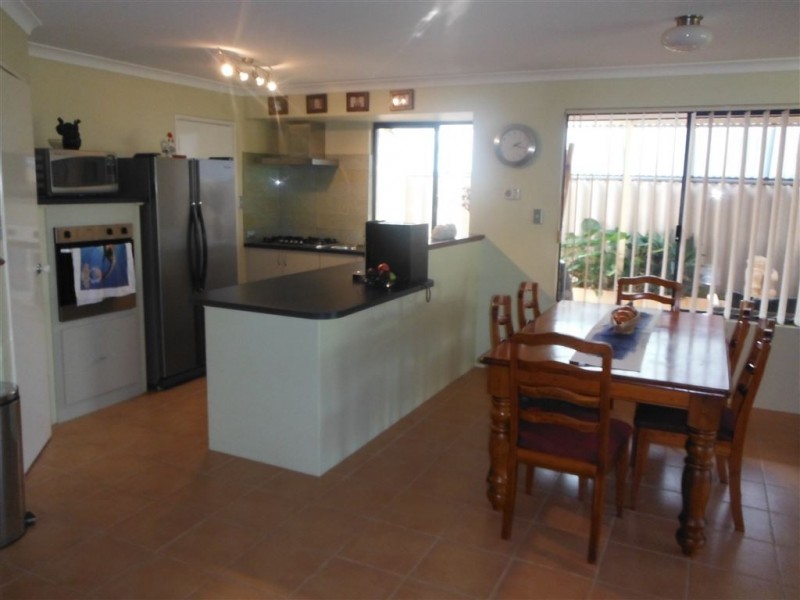 38 Sycamore Avenue, South Lake WA 6164