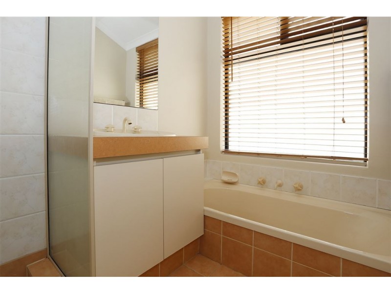 1 Mirabeau Mews, Bibra Lake WA 6163