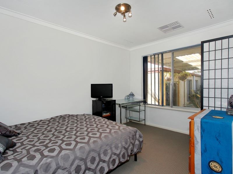 39 Davies Crescent, Kardinya WA 6163